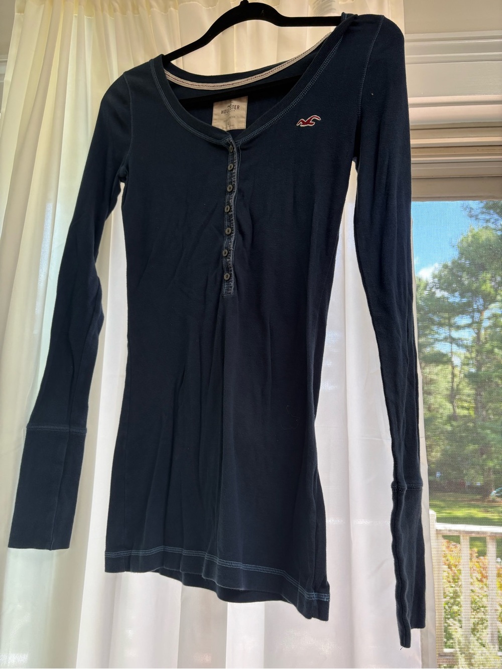 VINTAGE NAVY BLUE HOLLISTER, LONG SLEEVE SHIRT SIZE LARGE